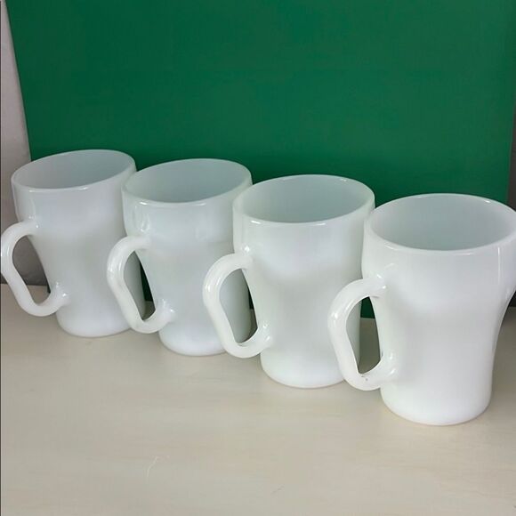 Anchor Hocking Fire King White Milk Glass Soda Fountain /Coca Cola Mugs (4) VTG - Picture 2 of 9